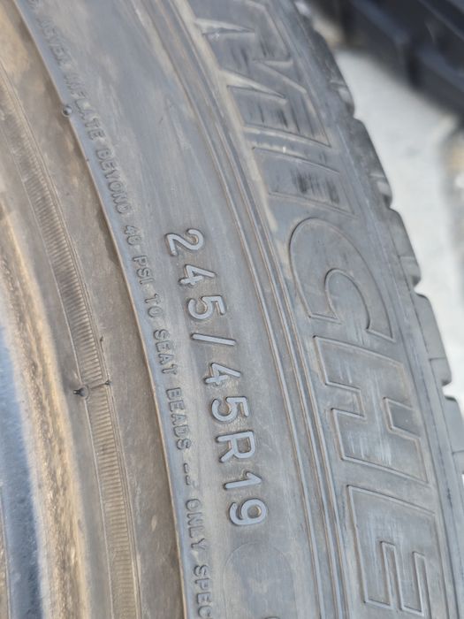 245 45 19 Michelin