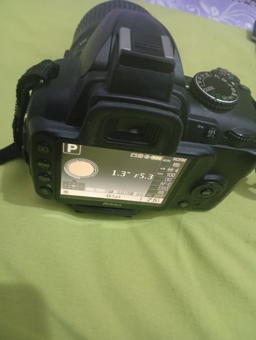 Nikon d3000 cu obiectiv