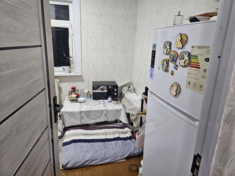 Продаётся 2х комнатная Яшнабадский район рядом рынка Кадышва