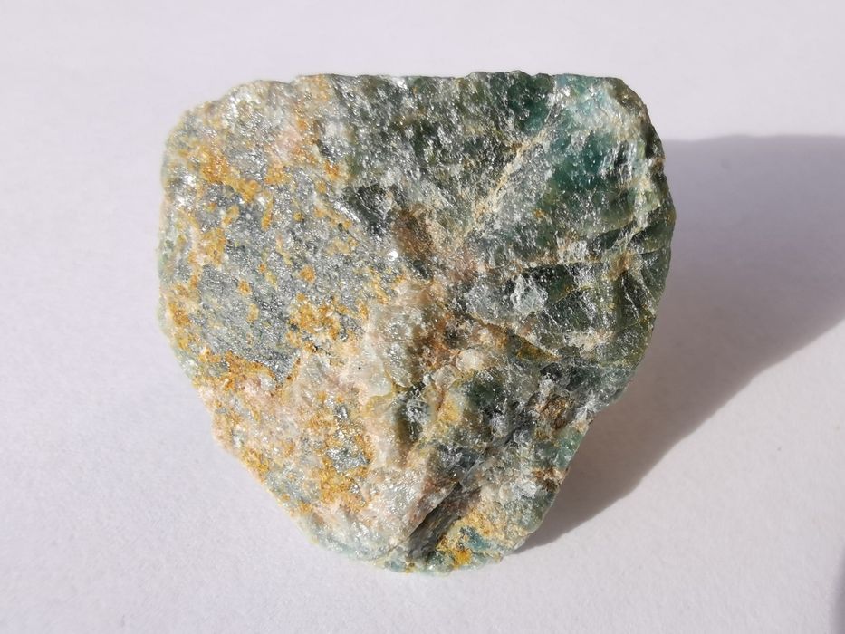 Тюркоаз Калцит Апатит Вкаменено дърво Кварц Борнит Пирит Ахат Кристали