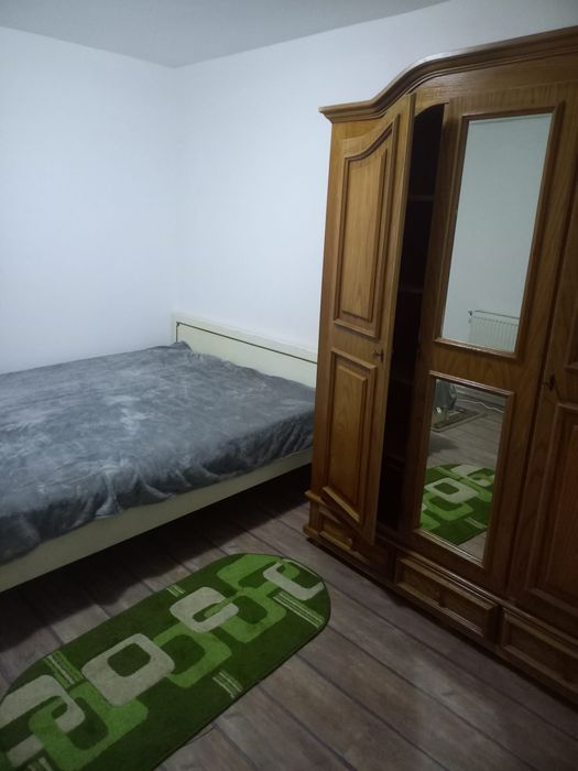 2  garsoniere de închiriat