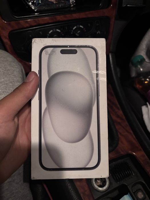 iPhone 15 в хорошем состоянии