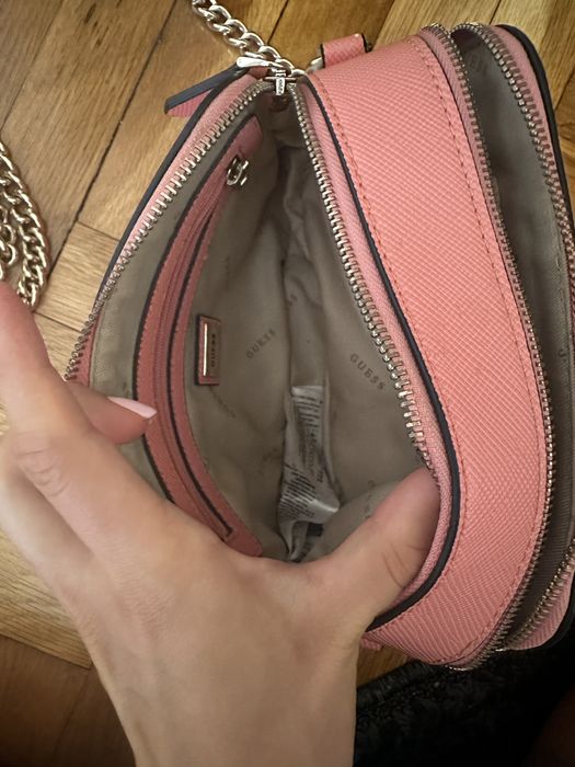 Дамска чанта Guess