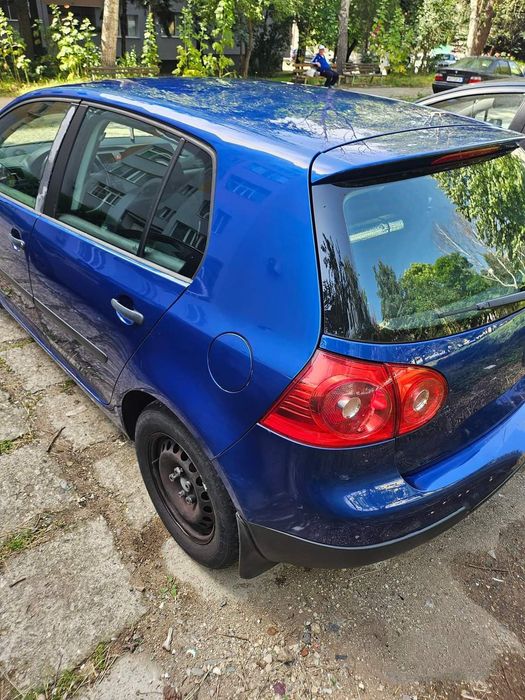 Продавам Голф 5 1.9 105кс. на ЧАСТИ, както и ВСЯКАКВИ други Голф 5ци