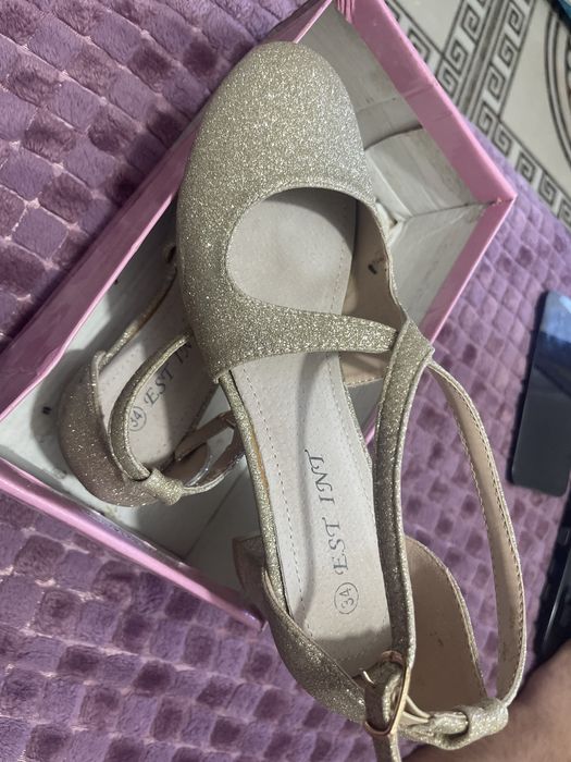 pantofi cu toc , eleganti