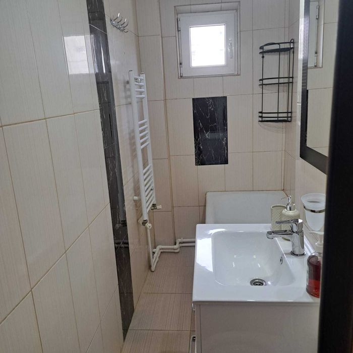 Apartament 3 camere de inchiriat
