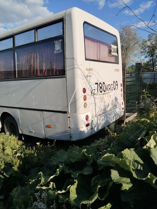 Продаю автобус 2012 год.