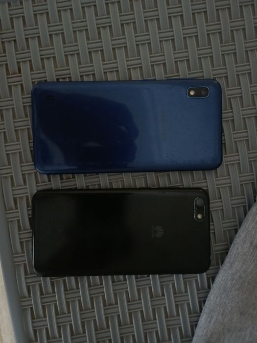 Продам два телефона