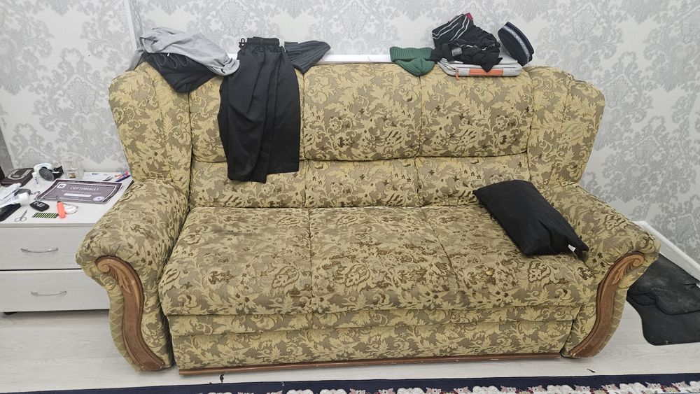 Отдам даром диван!