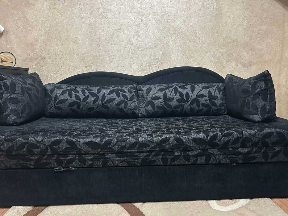 Разтегателен диван