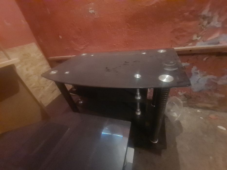 Продам тумбы стеклянные под тв