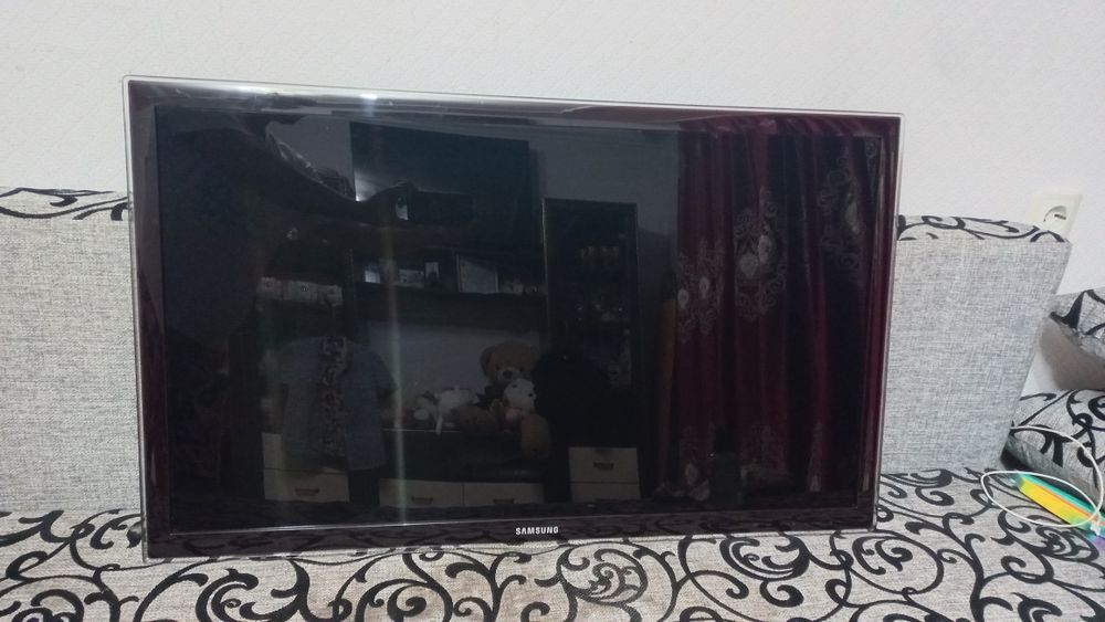 Телевизор в отличном состояние