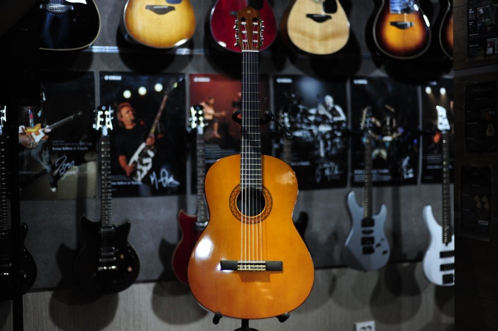 Классическая гитара Yamaha CM40