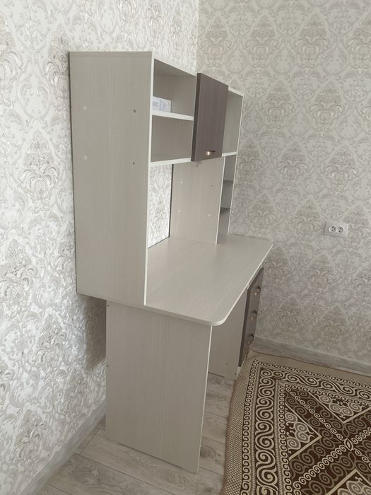 Стол компьютерный