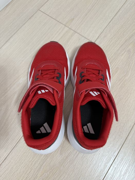 Кроссовка адидас для девочек