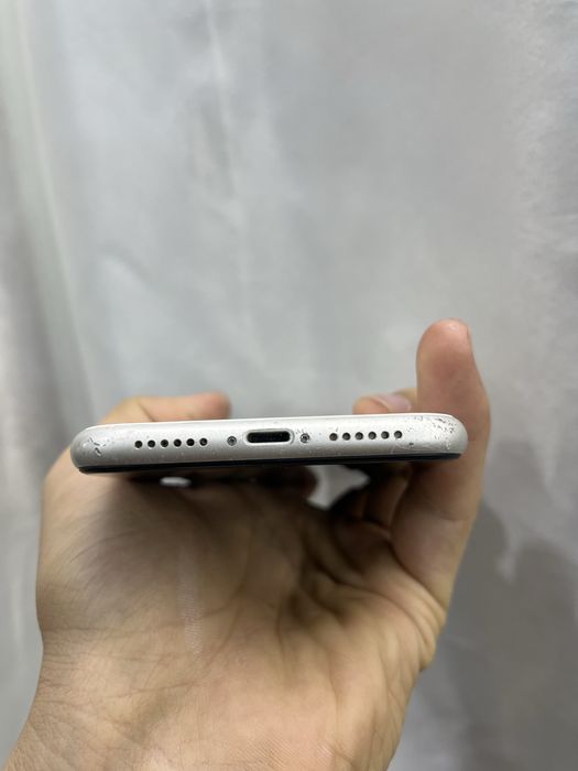 IPhone 11 64GB LL/A.       .