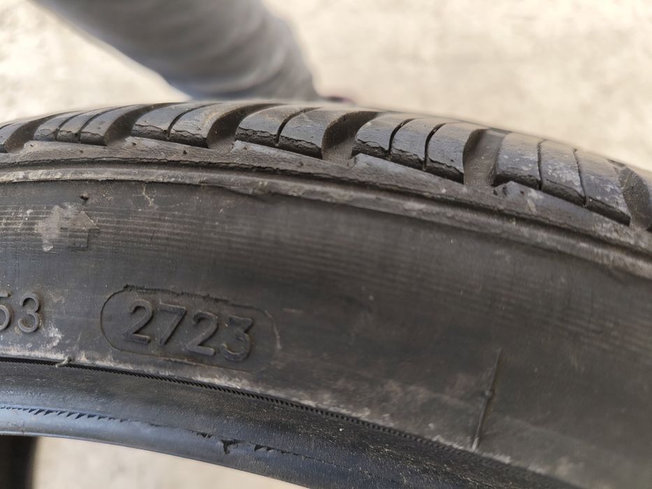 Продавам 2 гуми / 225/35/19