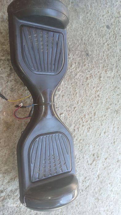 Vând hoverboard pentru piese.