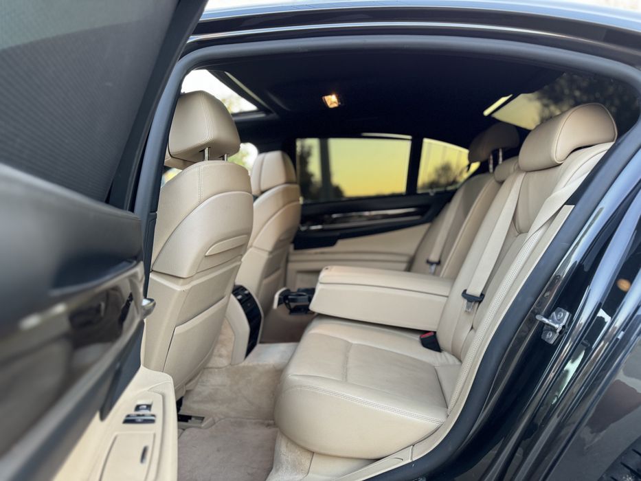 BMW 7 Series 2010 — imagine 5