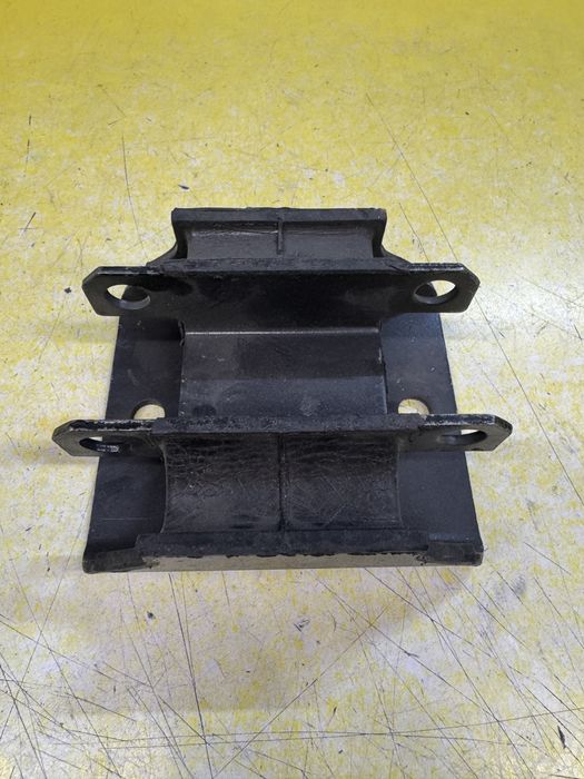 Подушка кпп MAZDA MPV