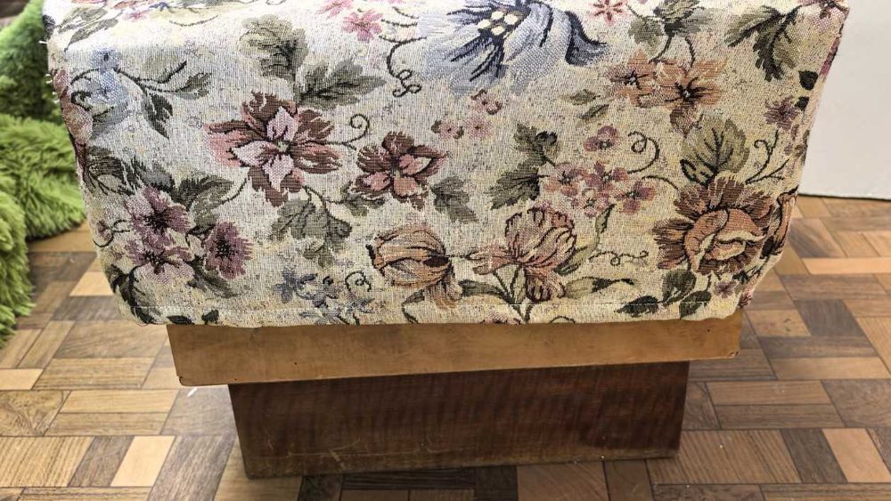 продавам 3 стабилни табуретки