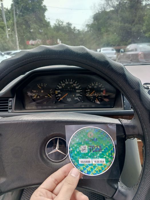 Mercedes Benz w124 D200