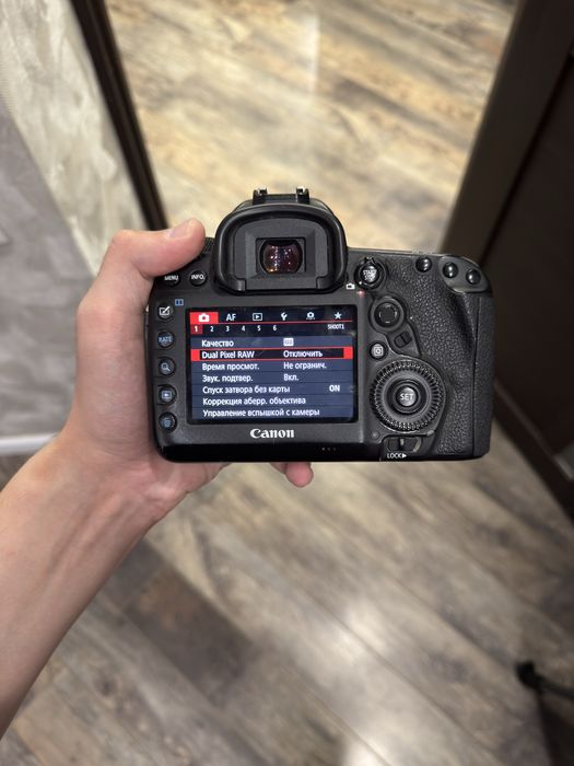 Продам Canon EOS 5D Mark IV + Godox V850 || + 3 АКБ