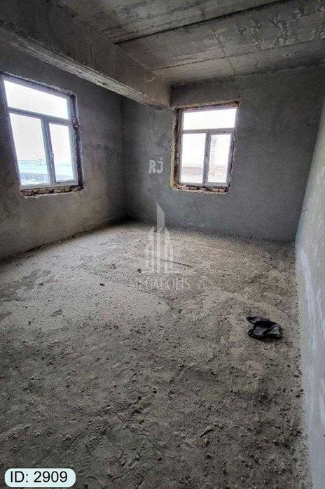 kritiy eski stadion tarafda 2 xonali karobka kvartira sotiladi №2909