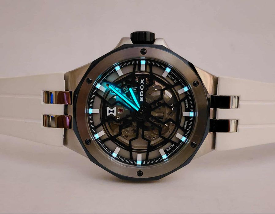 Edox Delfin 200m. Сапфир