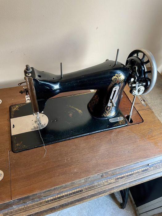 Masina de cusut Singer