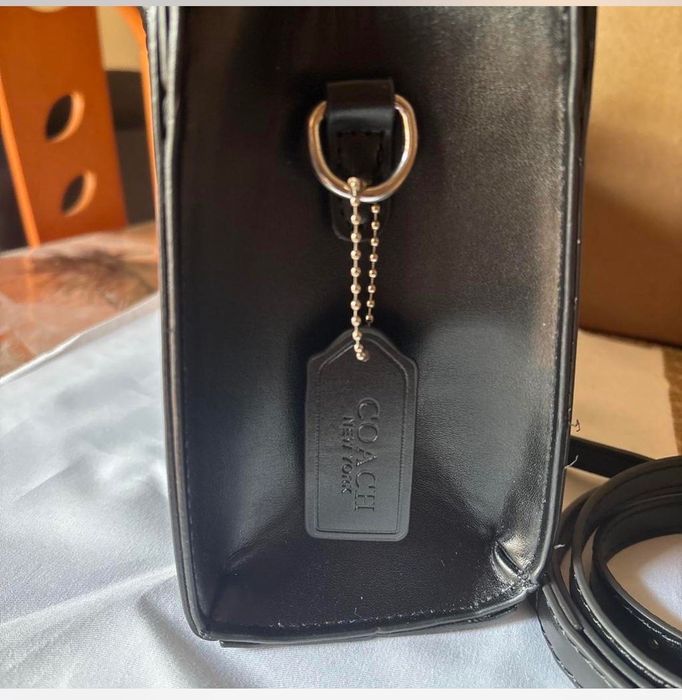 Нова чанта Coach
