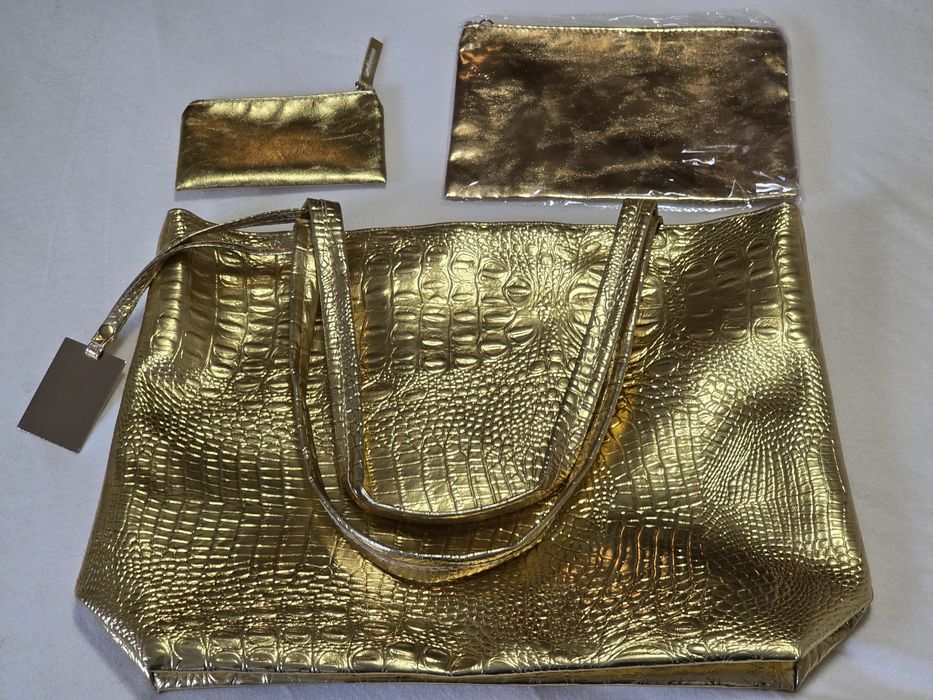 Дамска чанта + 2 портмонета цвят злато