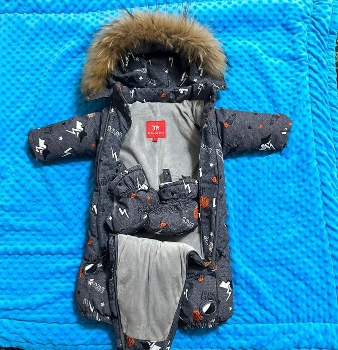 Продам детскии комбинезон