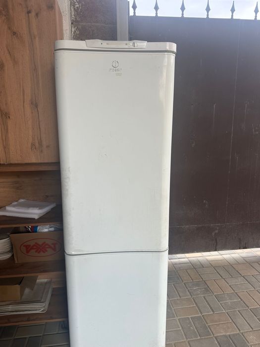 Продам холодильник
