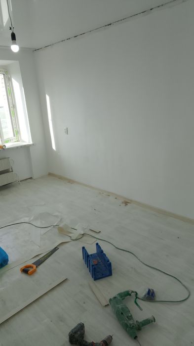 Малярная работа, клеим стехлахос под покраска  .Уральска