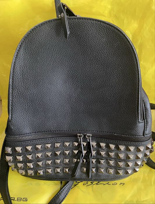 Черна дамска раница