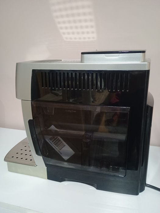 DeLonghi Magnifica S ECAM 22.110.SB автоматична кафемашина с мелачка