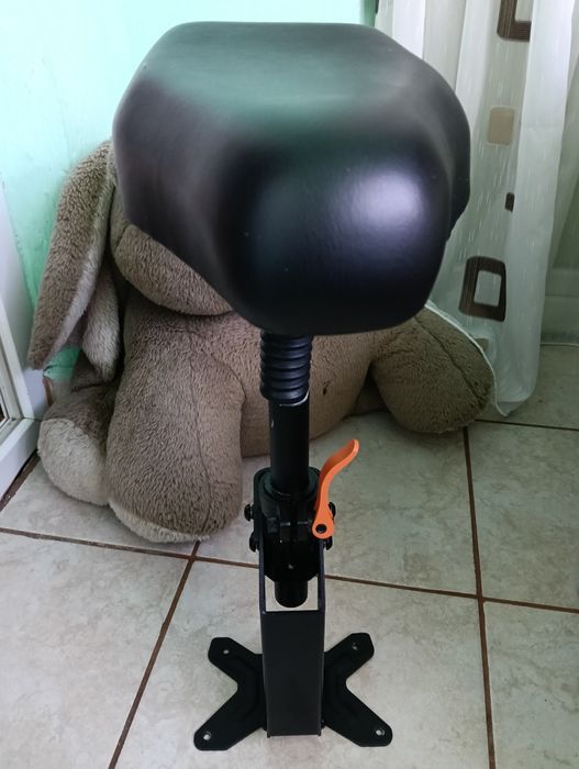 Vând scaun trotineta elecrica