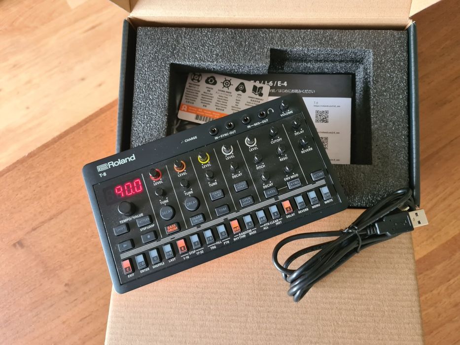 Roland t-8 beat machine