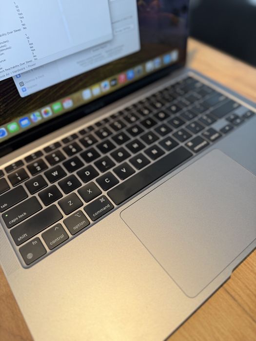 MACBOOK Air M1 2020 256Gb/8Gb Ram @atsgsm.ro
