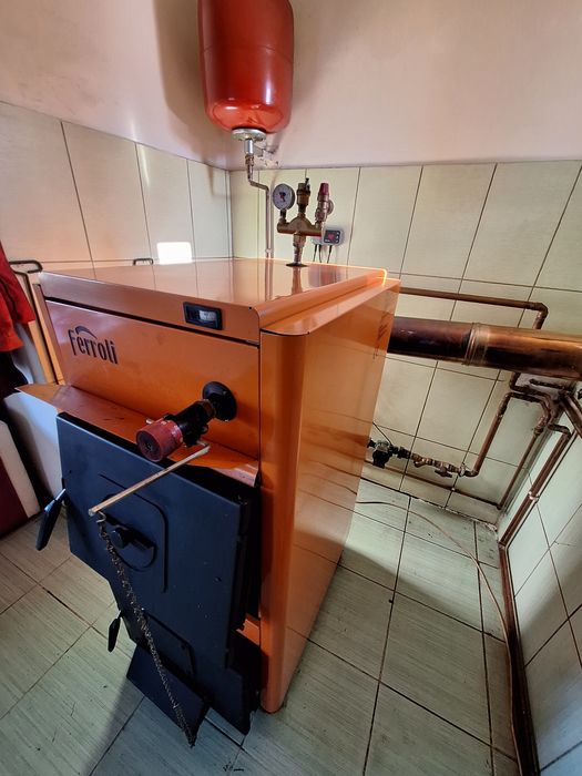 Centrală pe lemne Ferroli 35 kW utilizata 2 ierni