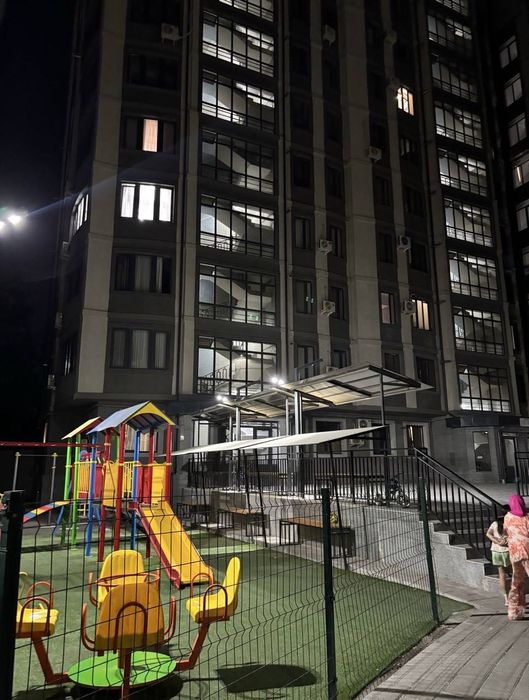 ПРОДАЕТСЯ 2х ком  квартира Буз Базар Максим Горький