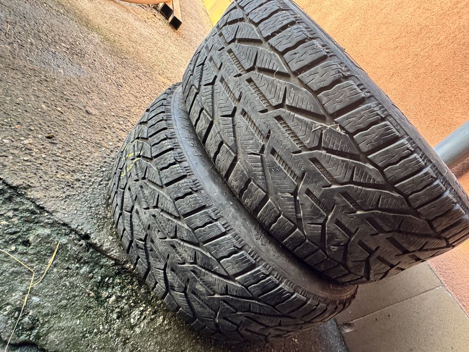 2бр гуми 225/45/17 зимни