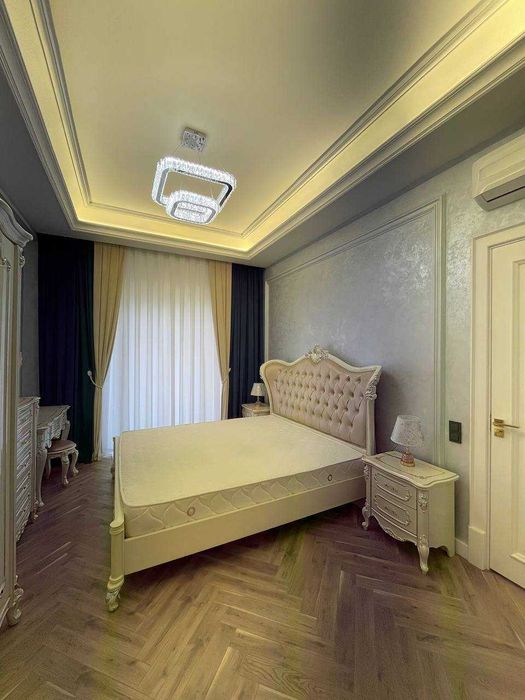 Шайхантохурский район Tashkent city  ЖК Gardens Везде камень оникс!