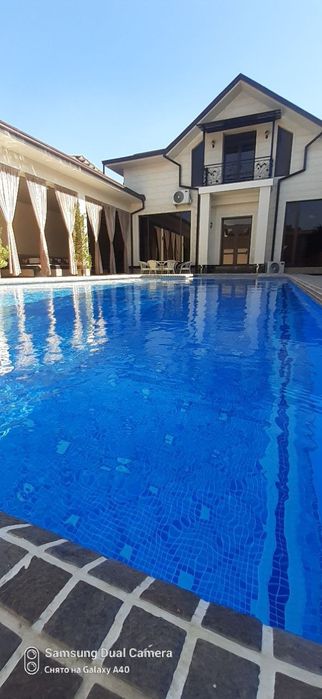 Продаются 2 дачи одинаковые в Чарваке 1, 5 километров от Бочки