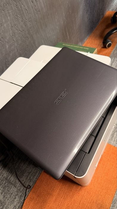 Продаю ноутбук ASUS в рабочем состоянии.