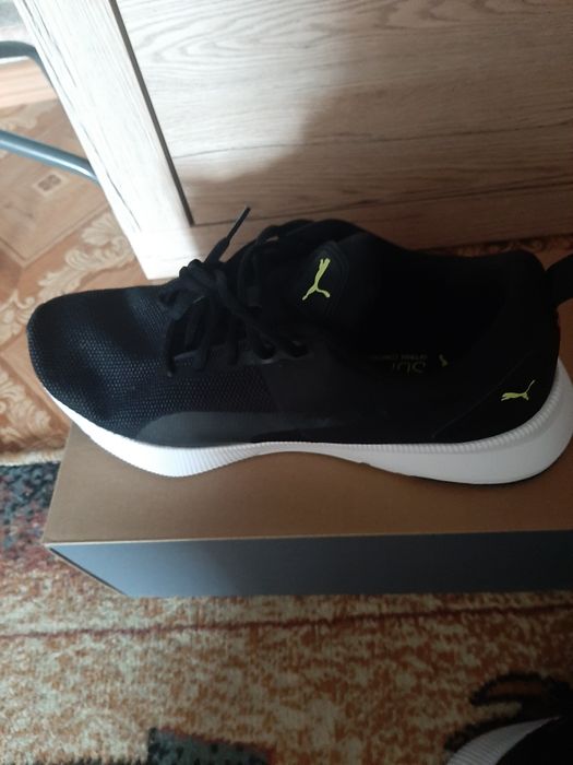 Продам кроссовки мужские