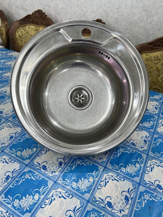 Раковина нержавейка для кухни в хорошем состоянии