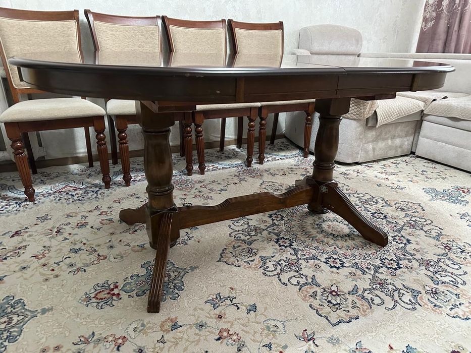 Стол для гостиной