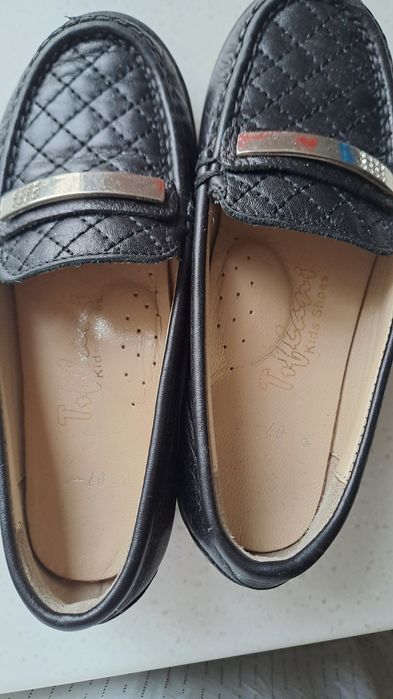 Продам кожанную обувь.